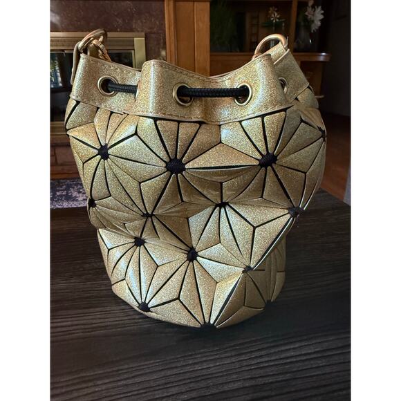 Designer IM Geometric Fashion Top Handle Bucket Bag - Picture 7 of 8